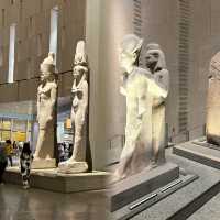 在埃及博物館門口大哭後…