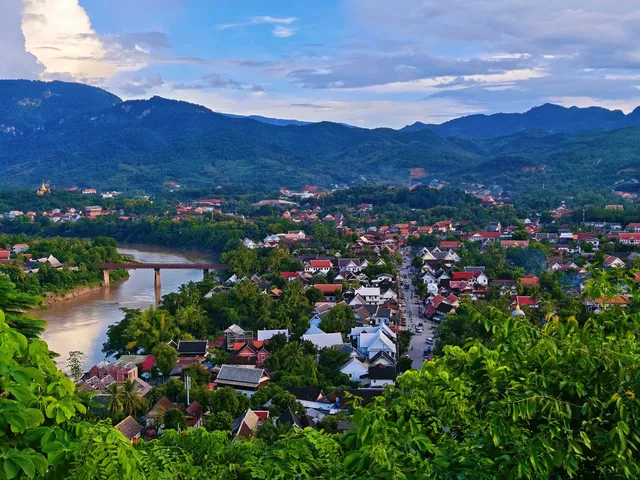 在琅勃拉邦的普西山，赴一場日落之約