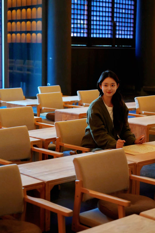 當代人破防後自癒:在山裡住露台房抄經,淨化心靈! 當代人破防後自癒:在山裡住露台房抄經,淨化心靈!