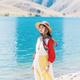 If you're tired of the same old scenery, you definitely can't miss Dongtai Jinaier Lake in Qinghai