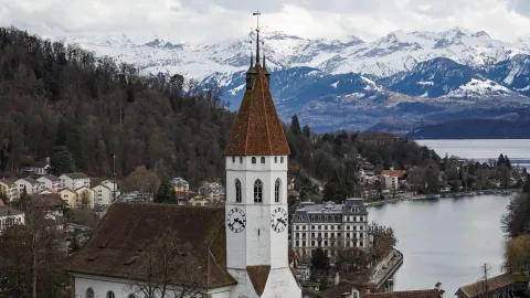I discovered the most postcard-like viewpoint in Switzerland — traveler post in Thun