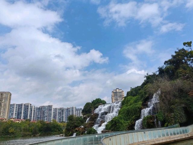 이번 네이멍구(내몽골) 횡단 여행은 바오터우, 허린거얼, 난닝, 후허하오터, 보아이, 량청을 거치는 일정으로, 초원과 사막의 ...