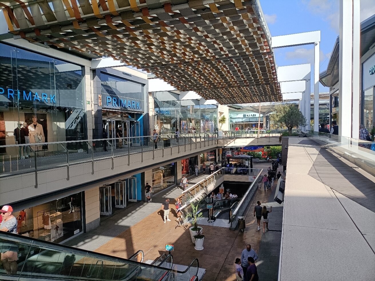 Great Spot to Shop and Wait Near Palma Airport