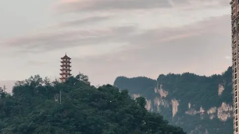 Visit Sinan and experience the sunset over the Wujiang River | A guide to a hidden gem — traveler post in Sinan