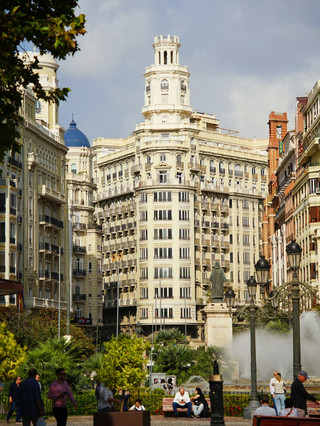 Must-visit in Valencia | Complete guide to Plaza del Ayuntamiento