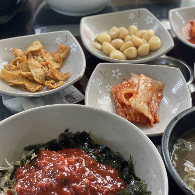 갈비집인데 육회비빔밥이 더 유명한 한빈갈비식육식당