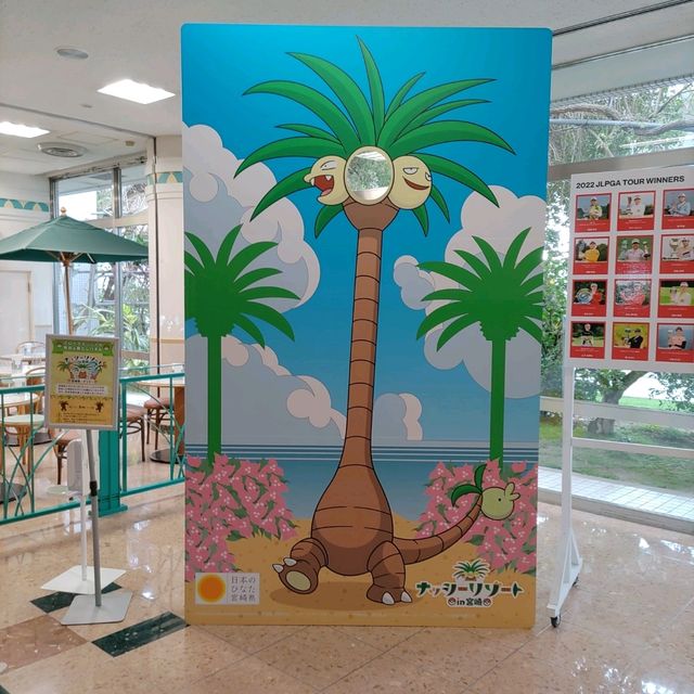 宮崎空港には航空大学校の訓練機が屋上に展示されている