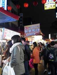 人頭湧湧❤️台北最多人最旺場饒河夜市👏🏻多種台灣小食😍掃街必去