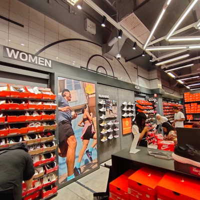 Nike genting top sky avenue