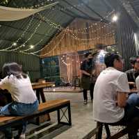 Rustic Market. An awesome hang out spot!!