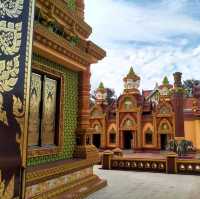 วัดมหาธาตุวชิรมงคล วัดสวยแห่งเมืองกระบี่ 