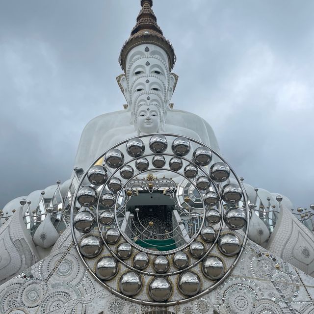 Wat Pha Sorn Kaew 