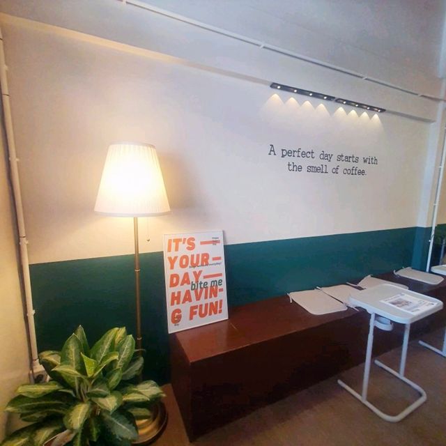 Deal cafe ร้านกาแฟตึกแถวเท่ห์ๆ