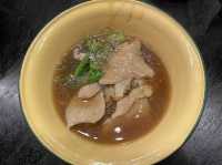 ร้านราดหน้าหมูนุ่ม ที่ไม่ได้มีเมนูเด็ดแค่ราดหน้า