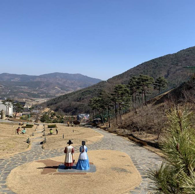 천천히 산책하며, 한의학을 만나볼 수 있는 곳 산청한방테마파크 