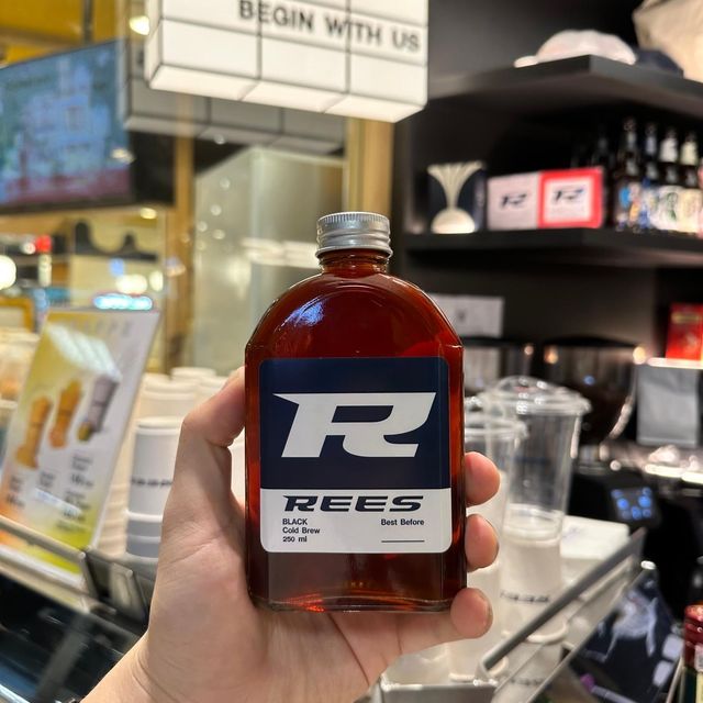 REES คราฟต์คอฟฟี่แห่งแรกในสนามบินสุวรรณภูมิ