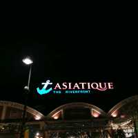 Hanging Out at Asiatique