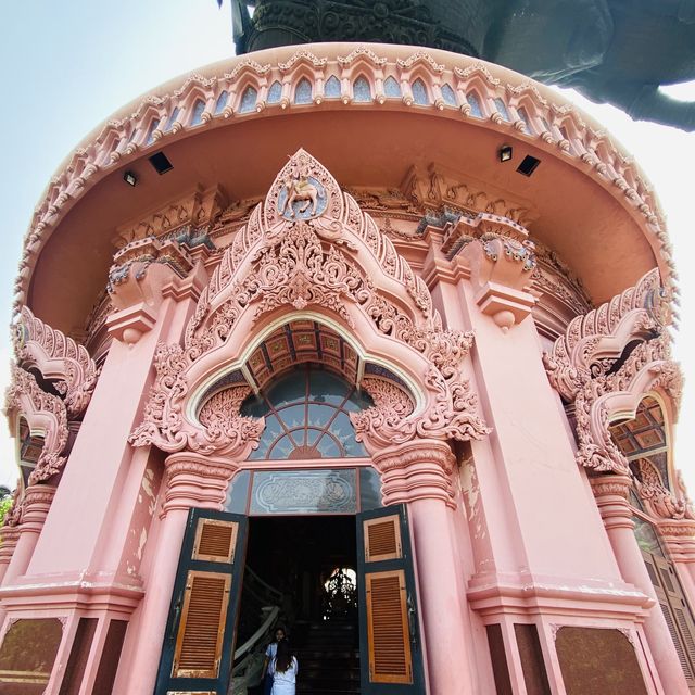 充滿浪漫氣息的「三頭象神博物館」