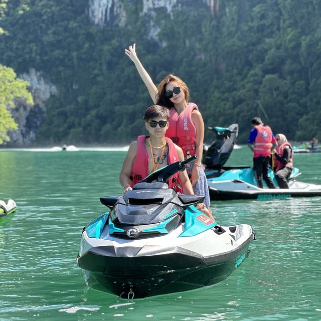 Explore Langkawi with a jetski ☀️
