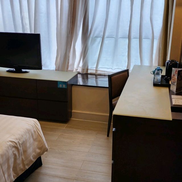 Unassuming Hotel in an interesting local community