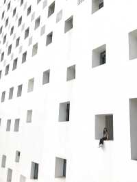 Amazing White Building in Shenzhen University 🤍🦢
