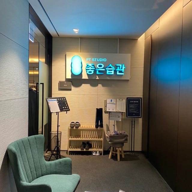 首爾麻浦格萊德酒店：黑色型格舒適方便的藏寶地！🖤🏨