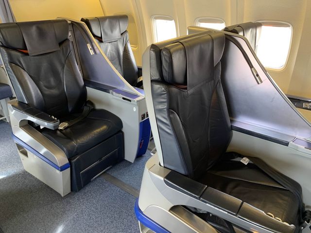 大阪　大阪観光　新千歳空港から伊丹空港へANA premium classでフライトしてきた！