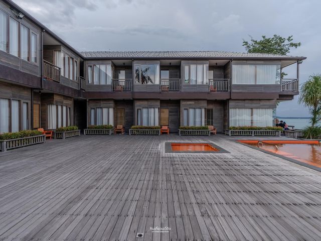 ที่พักยอดฮิตบนเกาะเสม็ดติดทะเล น้ำใสเวอร์🏝️