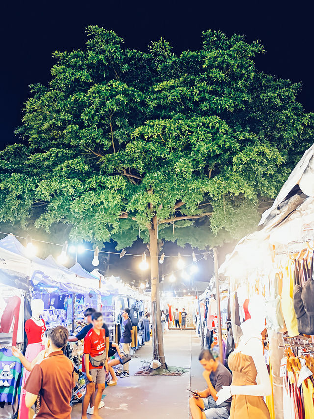 เดินเล่นตลาดกลางคืน ตลาดชิลล์วา ภูเก็ต
