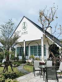 ณ พนา Bistro & Co-Nature Space