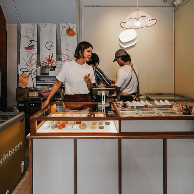 曼谷很喜歡的店，餅乾好好吃！