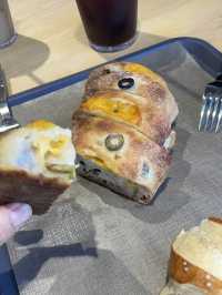 북한강뷰가 넓게 펼쳐지는 뷰맛집 카페 양평 ‘로즈베이’