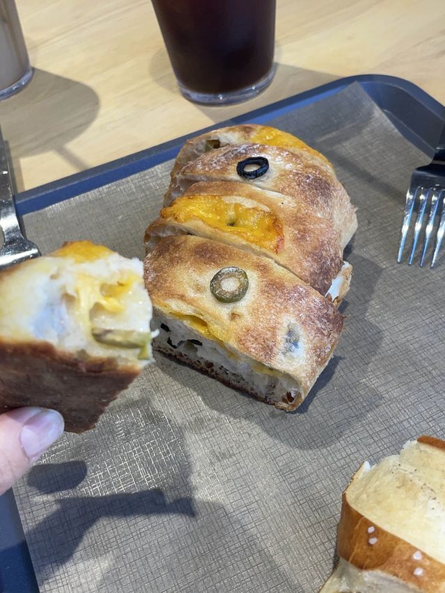 북한강뷰가 넓게 펼쳐지는 뷰맛집 카페 양평 ‘로즈베이’
