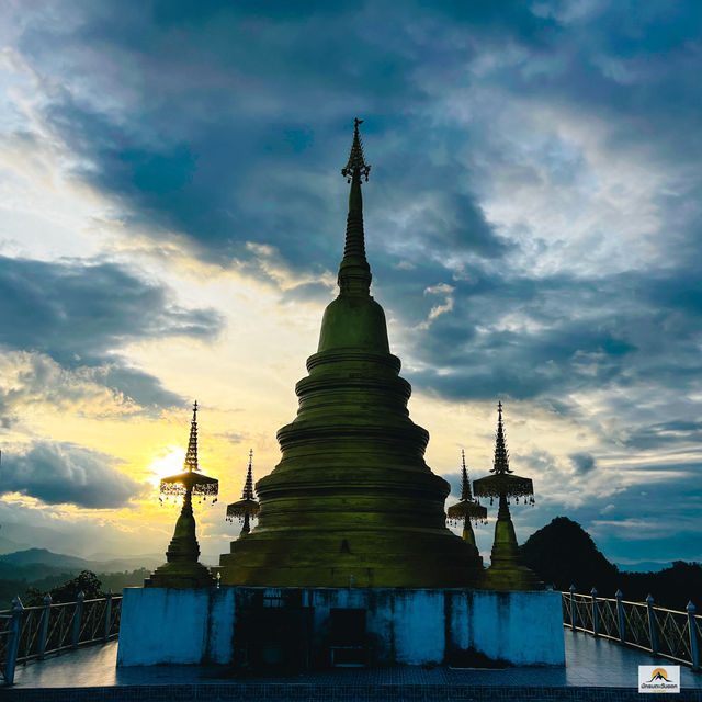 วัดพระธาตุรัตนเจดีย์ถ้ำแม่อุสุ  จ.ตาก