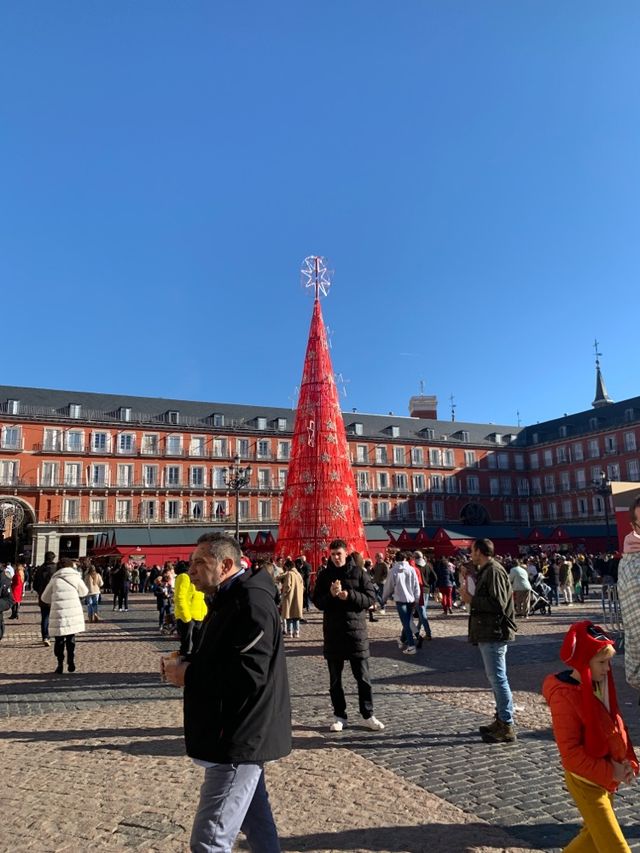 🇪🇸 A walk down Madrid's most beloved square: Plaza Mayor🇪🇸