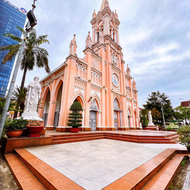 โบสถ์คริสต์ดานัง (Danang Cathedral) 