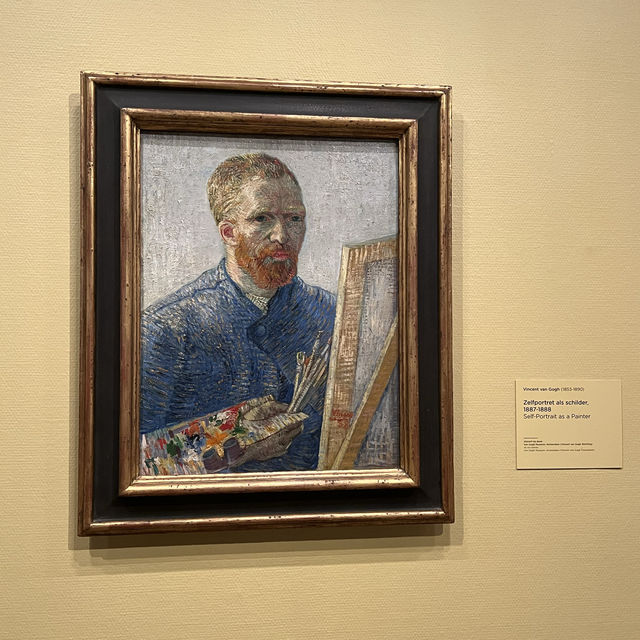 Step into the Vincent Van Gogh’s artistry!🖼️