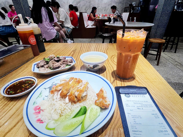 泰國曼谷 紅大哥水門雞飯店 โกอ่าง ข้าวมันไก่ประตูน้ำ สาขาประตูน้ำ 2