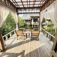 รีสอร์ตแห่งสายน้ำ