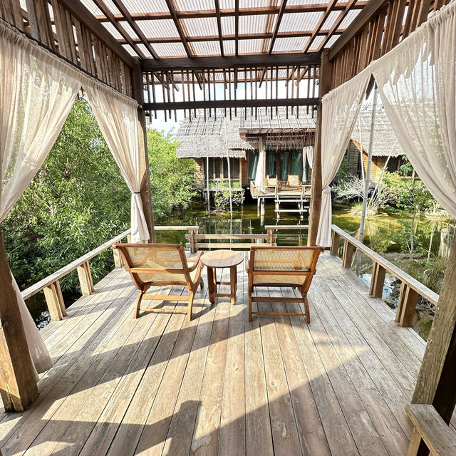รีสอร์ตแห่งสายน้ำ