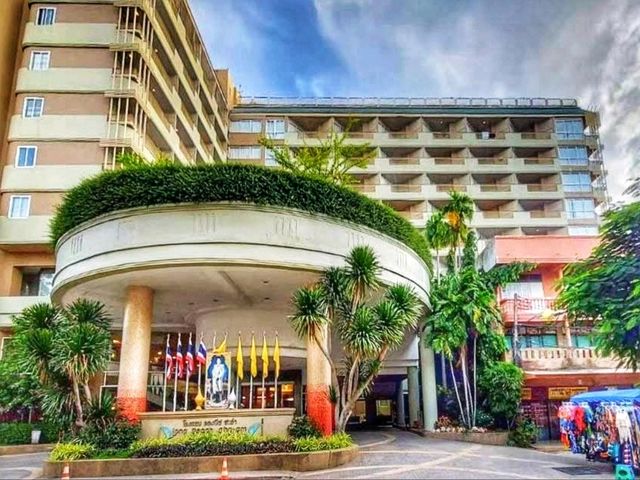 Long Beach Cha-am Hotel