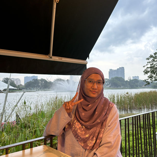  aesthetic cafe by the lake in kl