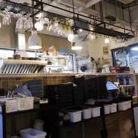 𖤣𖤥旺角Cafe│天台花園的日式料理
