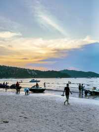 Phuket’s Beachside Delight  🌊☀️