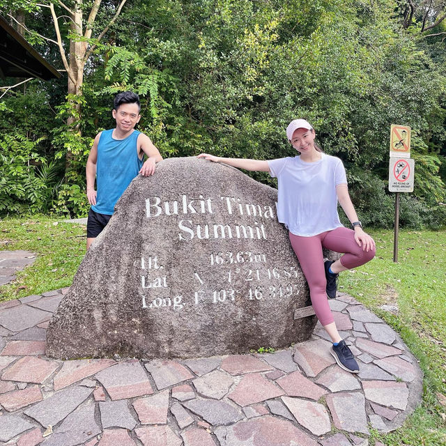 Explore & Hike 🇸🇬 Tallest Hill in Bukit Timah 