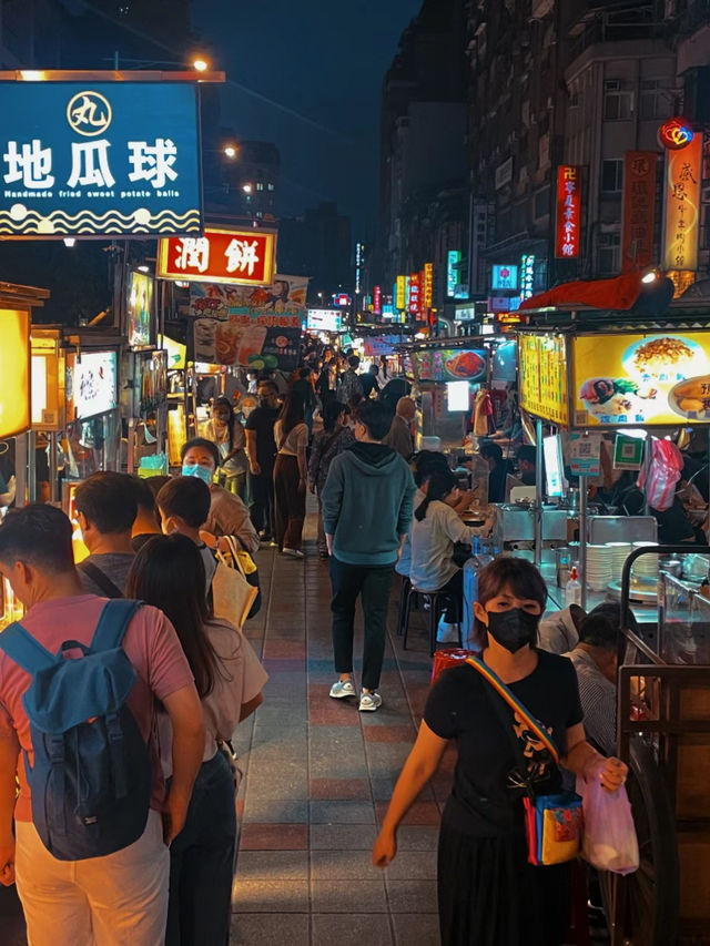 【臺北夜市】寧夏夜市：特色餐點🔥，逛完只需一小時🏖️🏖️