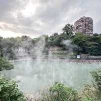 【北投】地熱谷公園：硫磺煙霧瀰漫、附近煮溫泉蛋超好玩！