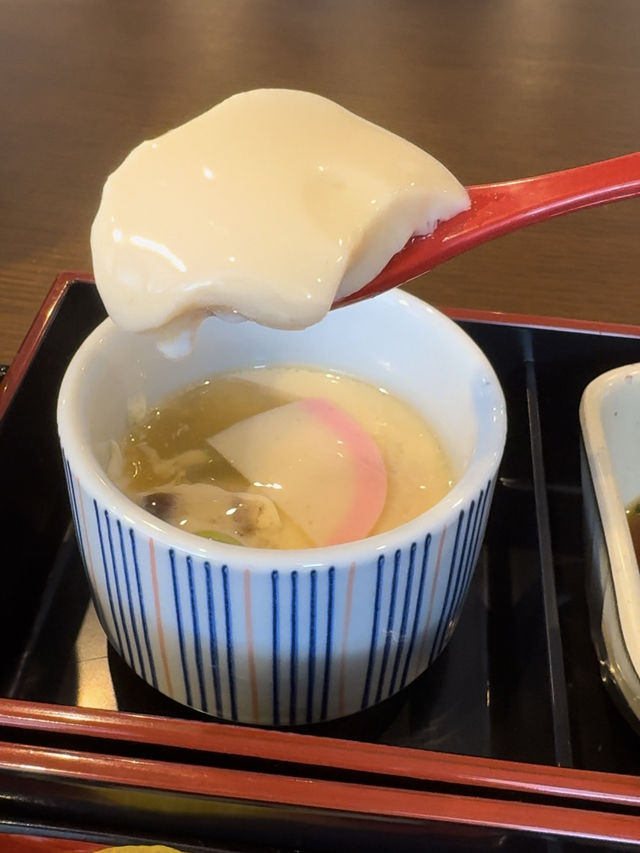 【福岡ランチ】はかた地鶏や宮崎日南鶏をテーブルで炭焼き焼きで食べられるお店🐓