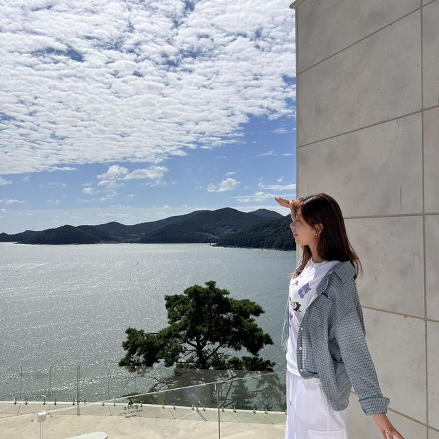 여수바다를 담아낼 수 있는 카페