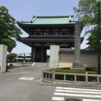 「覺王山日泰寺靜謐之旅：暹羅風格寺廟與心靈的綠意避風港」